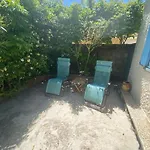 A L'ombre Du Figuier ! Maisonnette Jardin / Parking / Proche *