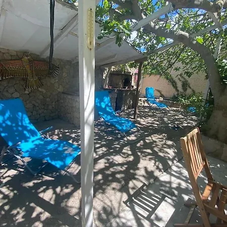 A L'ombre Du Figuier ! Maisonnette Jardin / Parking / Proche Hébergement de vacances *