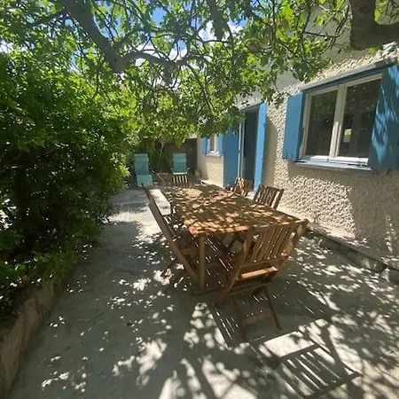 A L'ombre Du Figuier ! Maisonnette Jardin / Parking / Proche